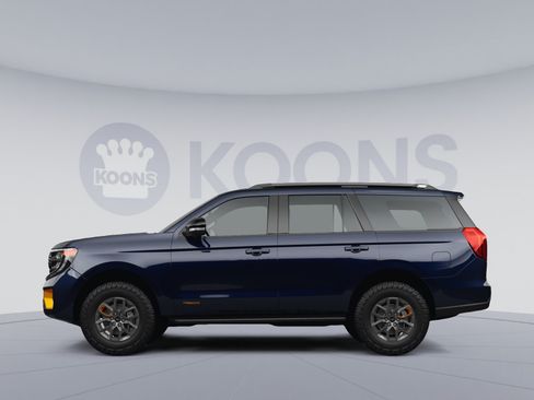 Used 2025 Ford Expedition Tremor AWD/4WD image 2