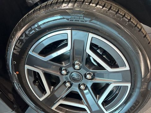 New 2026 Jeep Cherokee Laredo AWD/4WD image 5