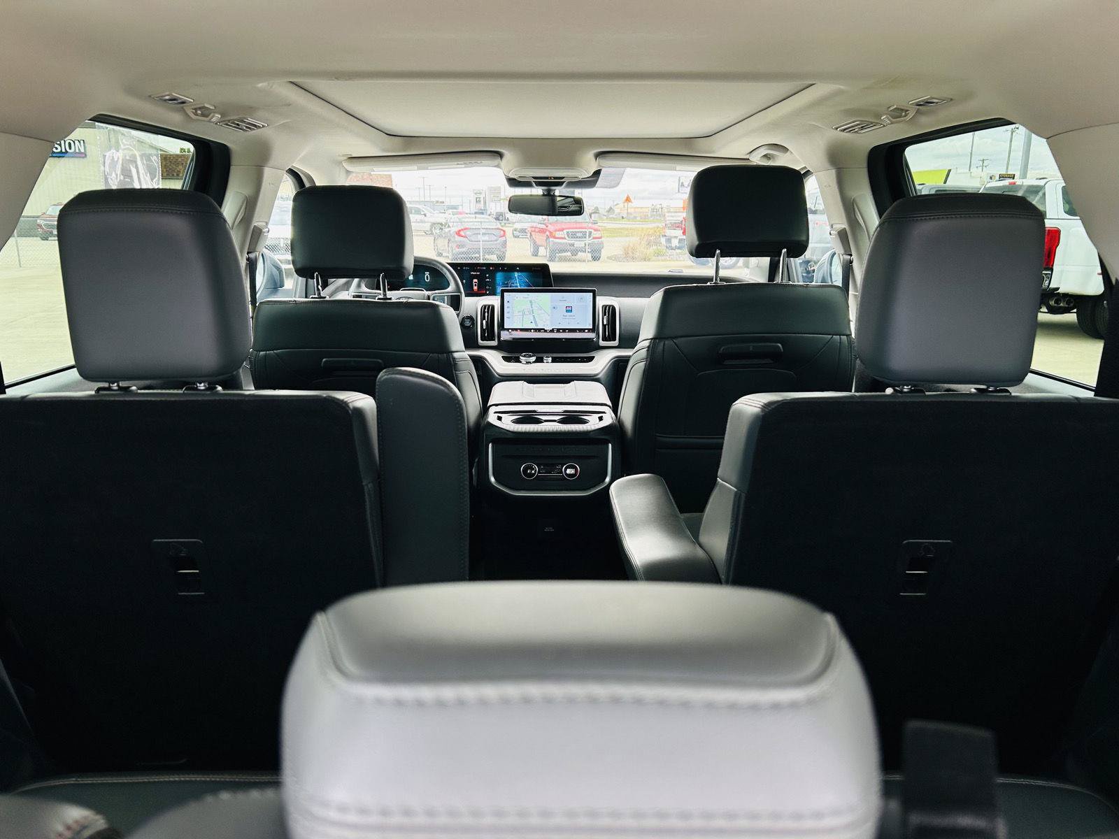 Used 2025 Ford Expedition Active AWD/4WD image 36