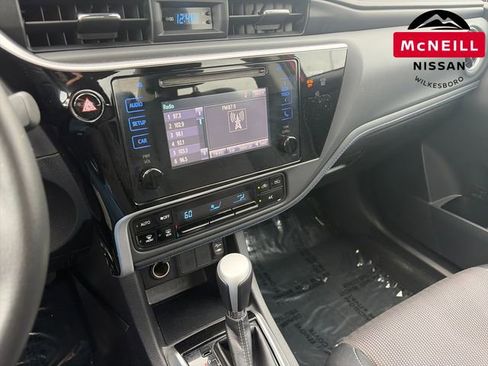Used 2017 Toyota Corolla SE w/ Carpet Mat Package (TMS) FWD image 22