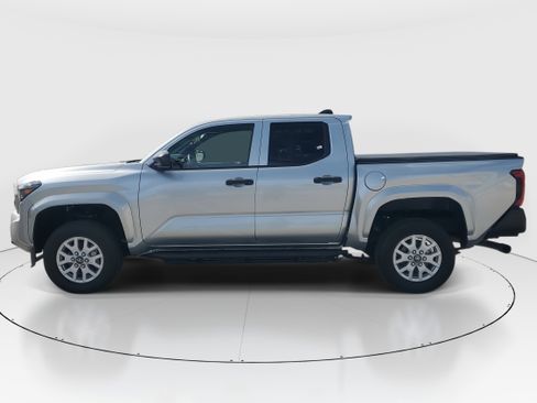 Used 2025 Toyota Tacoma SR image 6