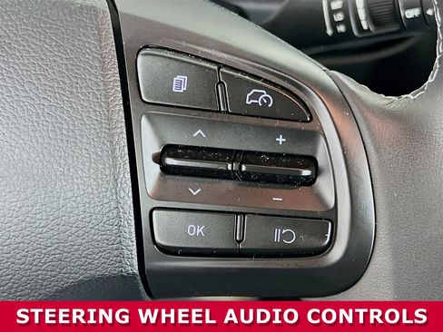 Used 2025 Hyundai Venue SEL image 15