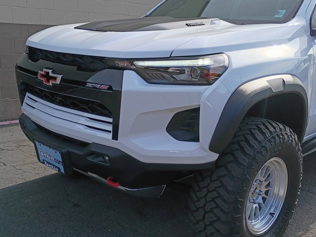 Used 2026 Chevrolet Colorado ZR2 w/ Technology Package AWD/4WD image 10