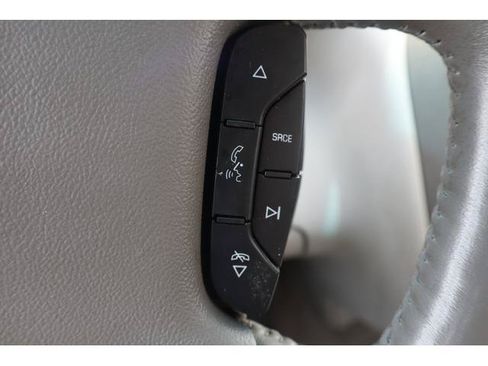 Used 2010 Buick Lucerne CXL FWD image 12