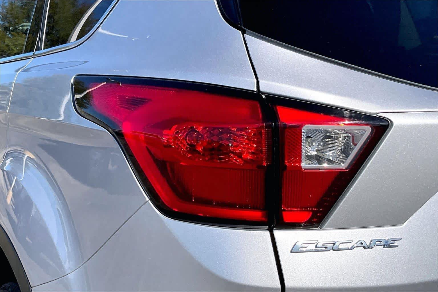 Used 2019 Ford Escape SEL FWD image 25
