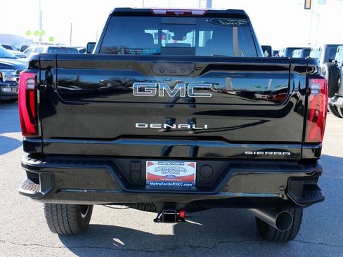 Used 2025 GMC Sierra 2500 Denali Ultimate image 6