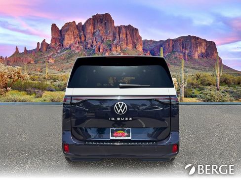 Used 2025 Volkswagen ID. Buzz Pro S Plus RWD image 6