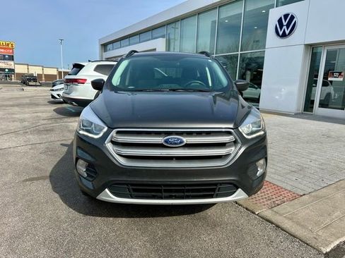 Used 2017 Ford Escape SE w/ Equipment Group 201A image 2