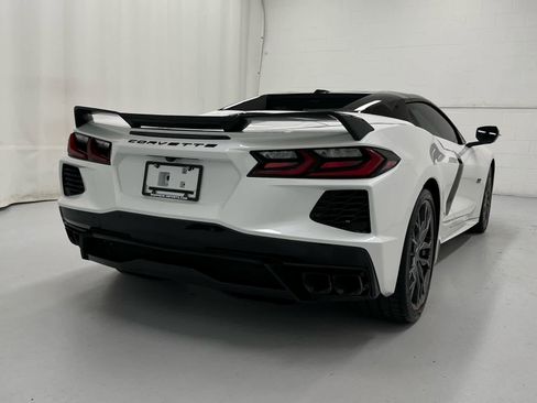 Used 2023 Chevrolet Corvette Stingray Premium Conv w/ Z51 Performance Package RWD image 13