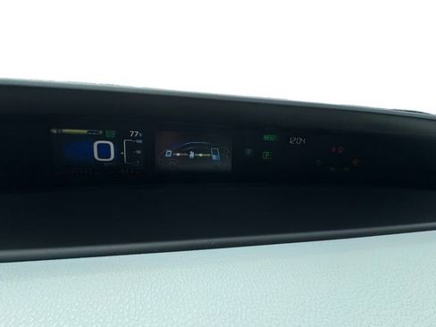 Used 2019 Toyota Prius XLE FWD image 13