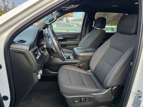 Used 2023 GMC Yukon XL SLE w/ Max Trailering Package image 9