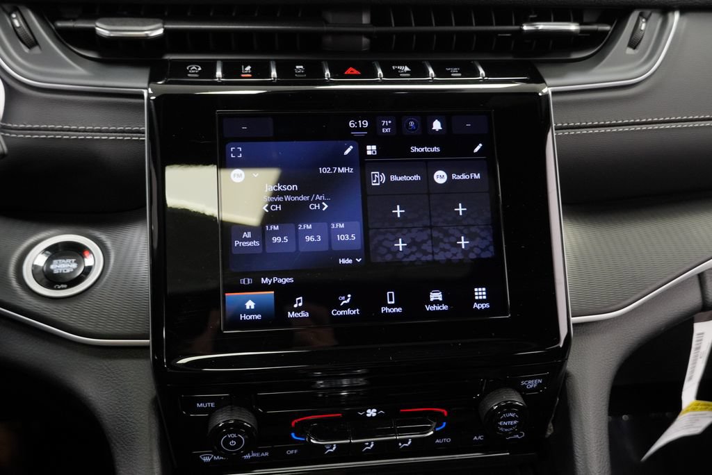 Certified 2025 Jeep Grand Cherokee Laredo X AWD/4WD image 23