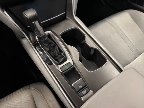 Used 2018 Honda Accord EX image 15