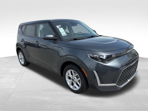 Used 2024 Kia Soul LX w/ Option Group 015 FWD image 8