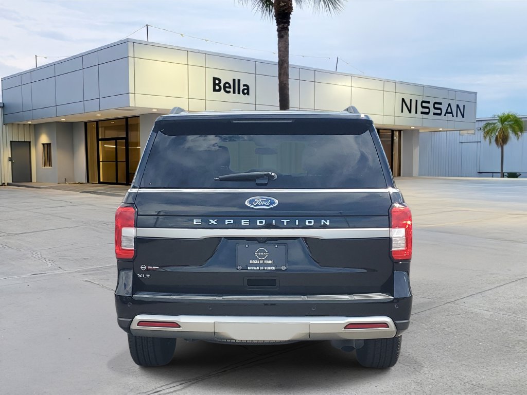 Used 2024 Ford Expedition XLT AWD/4WD image 5