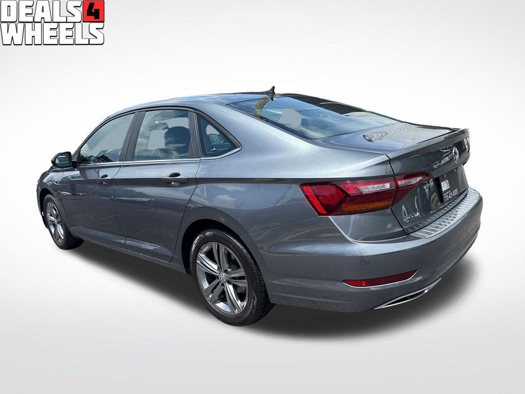 Used 2019 Volkswagen Jetta R-Line w/ R-Line Cold Weather Package FWD image 3