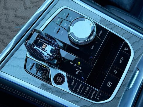 Used 2023 BMW M850i xDrive Convertible image 33