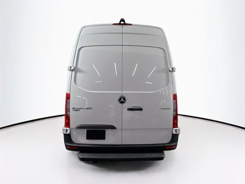 Used 2022 Mercedes-Benz Sprinter 3500 image 11