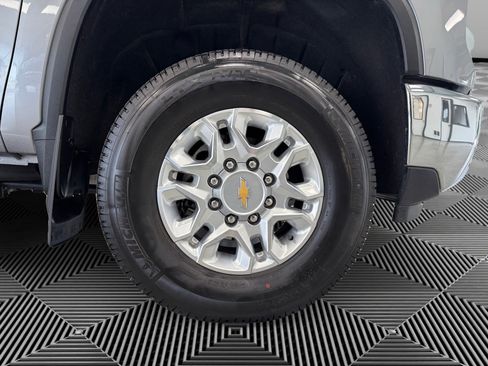 Used 2025 Chevrolet Silverado 2500 LTZ w/ LTZ Convenience Package AWD/4WD image 8