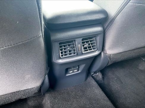 Used 2025 Toyota RAV4 XLE AWD/4WD image 28