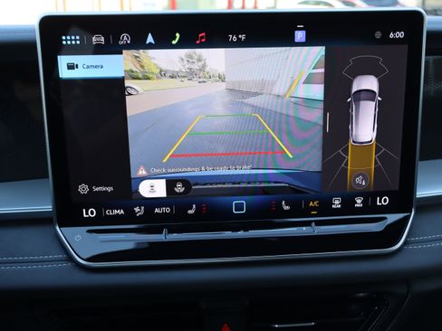 Certified 2025 Volkswagen Tiguan SE R-Line image 20