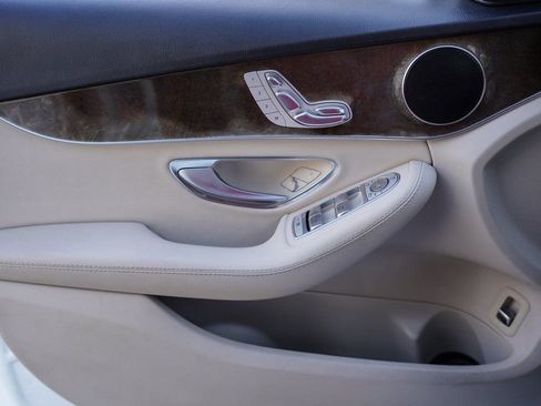 Used 2017 Mercedes-Benz C 300 Sedan image 34