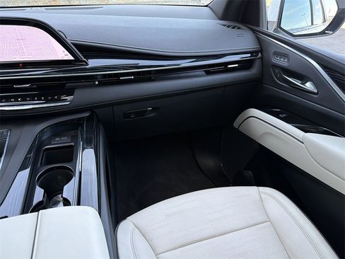 Certified 2022 Cadillac Escalade Sport image 26