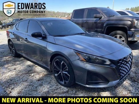 Used 2024 Nissan Altima 2.5 SR image 1