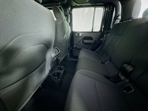 Used 2022 Jeep Gladiator Sport image 24