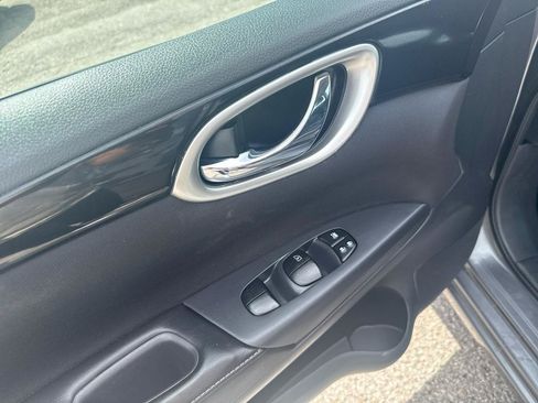 Used 2016 Nissan Sentra SV FWD image 12