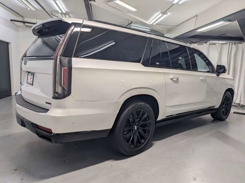 Used 2021 Cadillac Escalade ESV Sport w/ Driver Assist Tech Package RWD image 3