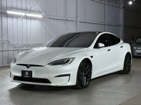 Used 2021 Tesla Model S Plaid image 1