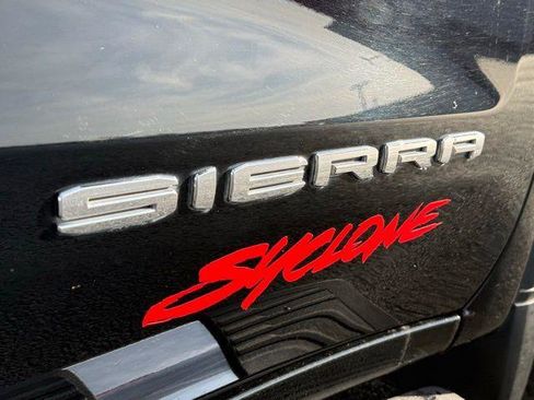 Used 2022 GMC Sierra 1500 SLT w/ SLT Convenience Package image 17