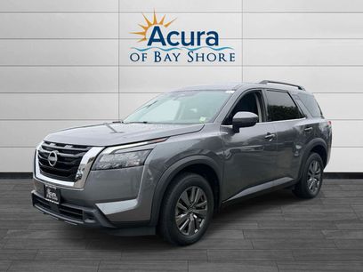 Used 2024 Nissan Pathfinder SV