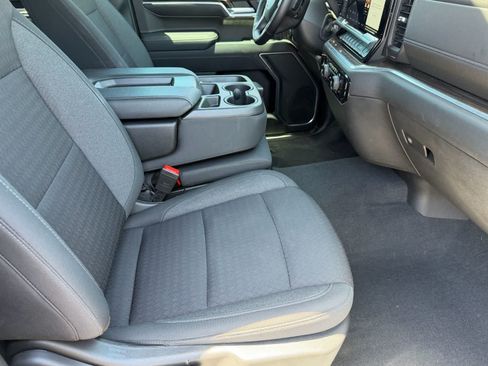 Used 2022 Chevrolet Silverado 1500 RST AWD/4WD image 12