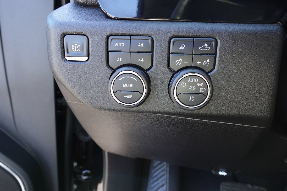 Used 2024 Chevrolet Silverado 2500 LT w/ Midnight Edition AWD/4WD image 55