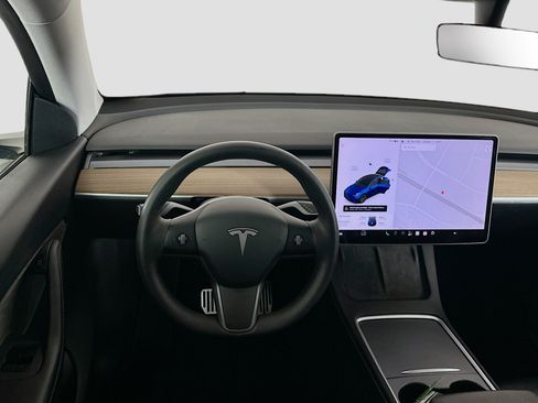 Used 2021 Tesla Model Y Long Range AWD/4WD image 16