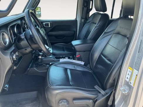 Used 2018 Jeep Wrangler Unlimited Sahara AWD/4WD image 9