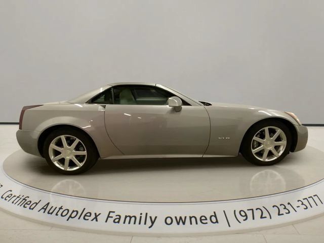 Used 2005 Cadillac XLR RWD image 11