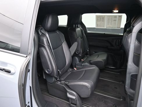Used 2025 Toyota Sienna XLE Woodland Edition AWD/4WD image 26