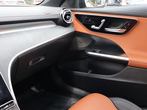 Used 2023 Mercedes-Benz C 300 Sedan image 41