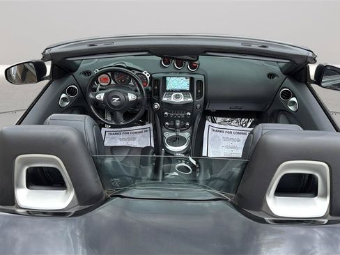Used 2010 Nissan 370Z Touring w/ Sport Pkg RWD image 32