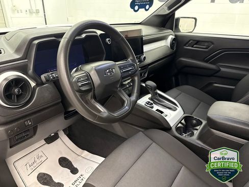 Certified 2024 Chevrolet Colorado Trail Boss w/ Technology Package AWD/4WD image 9