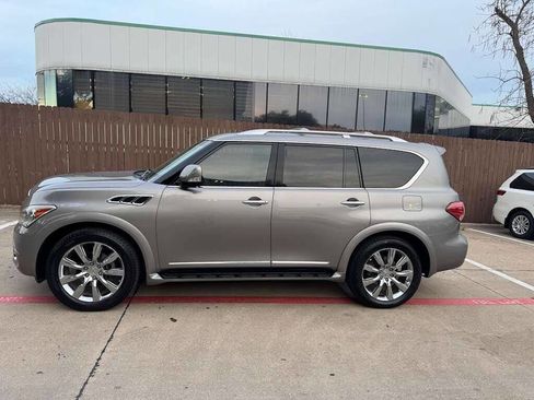 Used 2011 INFINITI QX56 4WD w/ Deluxe Touring Pkg image 3