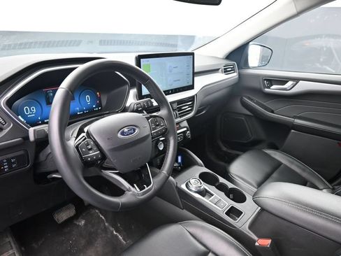 Used 2024 Ford Escape Platinum AWD/4WD image 19