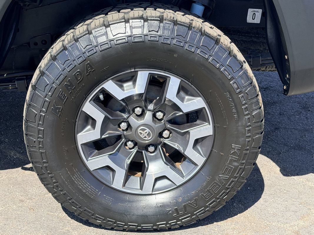 Used 2016 Toyota Tacoma TRD Off-Road w/ Towing Package RWD image 11