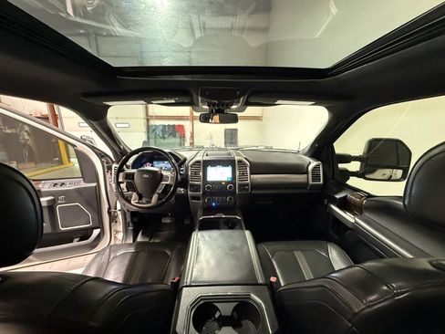 Used 2017 Ford F250 Platinum w/ Platinum Ultimate Package image 17