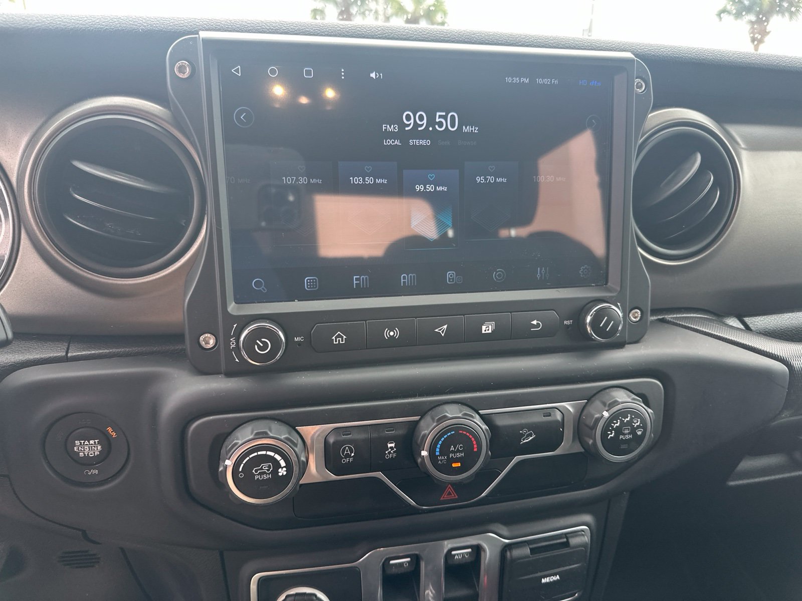 Used 2019 Jeep Wrangler Sport AWD/4WD image 7