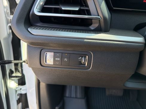 New 2026 Chevrolet Traverse LT FWD image 23