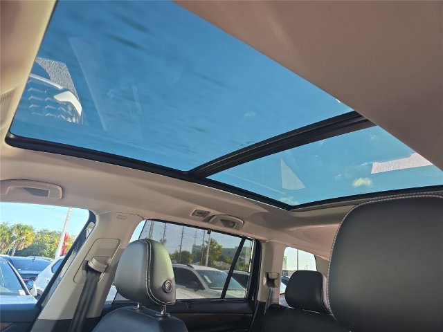 Used 2024 Volkswagen Atlas SE w/ Panoramic Sunroof Package FWD image 28